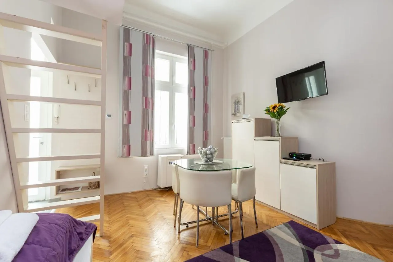 Balaton Apartment Central Budapest 0*,  Hungary